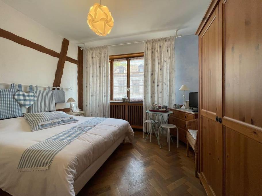 La Petite Chambre Bleue - Centre Historique-2 Pers-Non Accessible Au Personnes A Mobilite Reduite 케제르베르 외부 사진